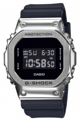 Часы Casio GM-5600-1ER